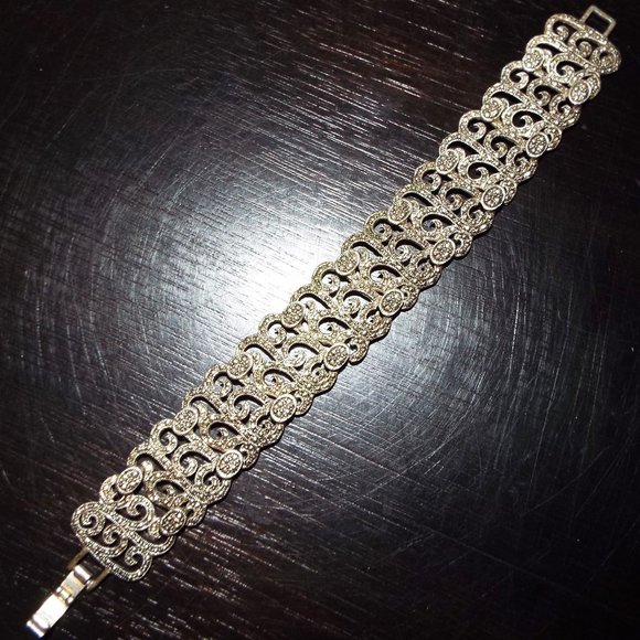 VINTAGE FINE SCROLL FILIGREE PANELS DESIGN SILVERY GOLDEN MARCASITES BRACELET 74 - Picture 2 of 4